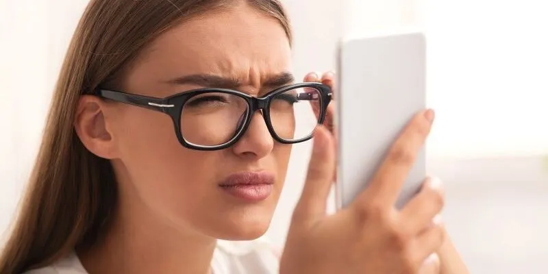 đèn chống cận thị